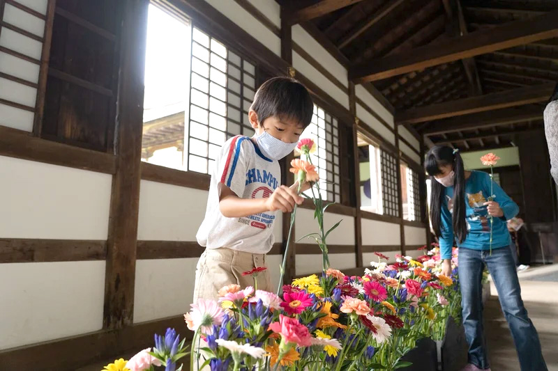 富山県の街なかで行われたフラワーロスイベント「花で街中を笑顔に」